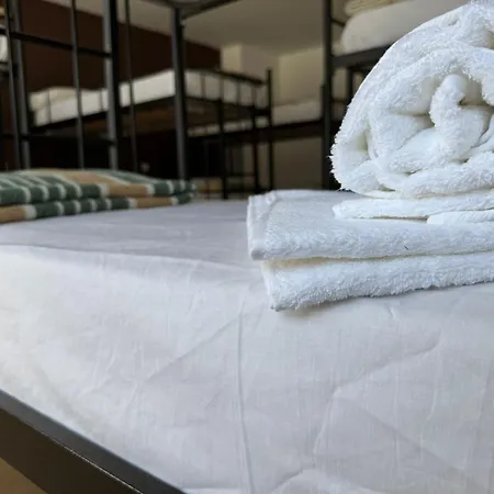 ホステル Internacional サリア