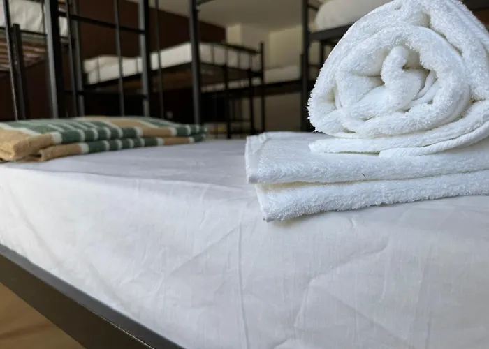 ホステル Internacional サリア